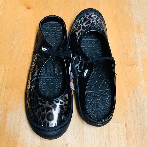 MUK LUKS® Women's Justine Shoes (size 8) - Picture 7 of 16